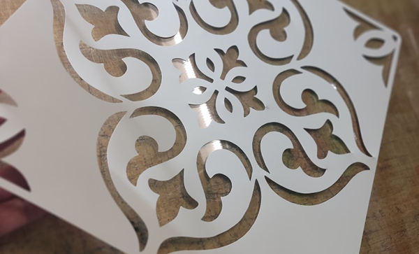 Speciális UV-védő átlátszó ablakfólia – Az otthonod csendes őrzője