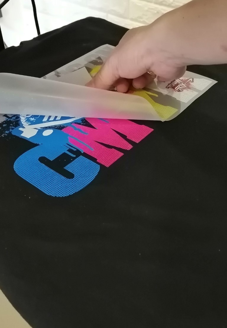 Otthon felvasalható pólómatrica egyedi kérésed szerint 